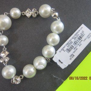 Givenchy White Pearls Strech Bracelet